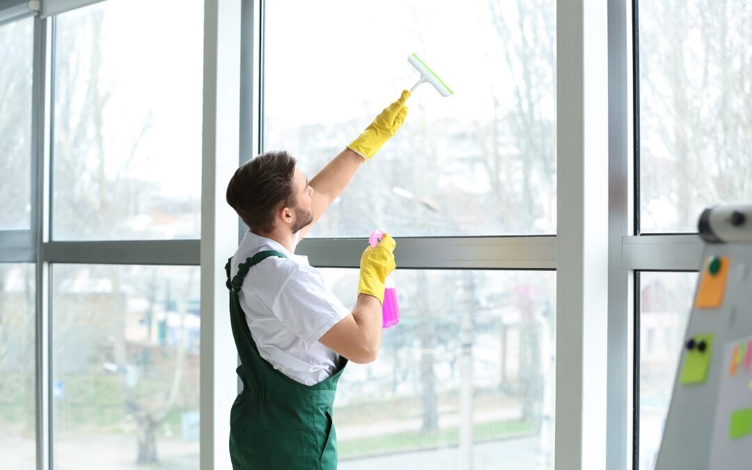 Comment nettoyer des vitres en hauteur ?